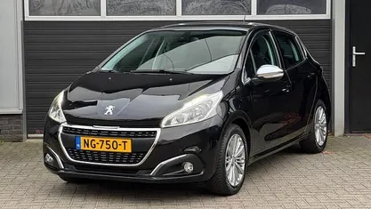Gebruikt 2016 Peugeot 208 Premium Hatchback | € 5.950 (Eerlijke prijs)