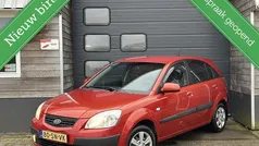 Rood Gebruikt 2006 Kia Rio Hatchback | € 1.599 (Eerlijke prijs)