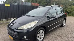 Zwart, metallic lak Gebruikt 2010 Peugeot 207 Style Stationwagen | € 2.950 (Goede deal)