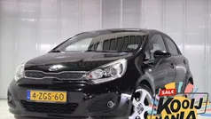 Zwart Gebruikt 2015 Kia Rio Hatchback | € 8.250 (Eerlijke prijs)