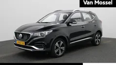 Zwart Gebruikt 2020 MG ZS Luxury Sedan | € 14.995 (Eerlijke prijs)
