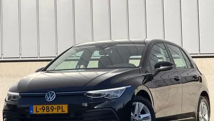Occasion 2021 VW Golf VIII Life Hatchback | € 18.730 (Eerlijke prijs)