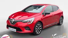 Rood Gebruikt 2022 Renault Clio V Techno Hatchback | € 18.735 (Eerlijke prijs)