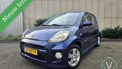 Blauw Occasion 2005 Daihatsu Sirion Hatchback | € 1.999 (Eerlijke prijs)