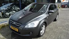 Grijs Gebruikt 2011 Kia ProCeed Hatchback | € 3.950 (Eerlijke prijs)
