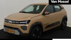 Bruin Gebruikt 2024 Dacia Spring Extreme Hatchback | € 16.430 (Eerlijke prijs)