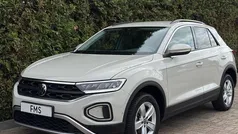Gebruikt 2023 VW T-Roc Move SUV | € 26.890 (Eerlijke prijs)