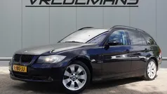 Blauw, metallic lak Gebruikt 2006 BMW 325 Stationwagen | € 2.950 (Eerlijke prijs)