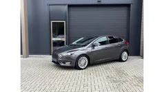 Grijs Gebruikt 2015 Ford Focus Titanium Sedan | € 7.950 (Eerlijke prijs)