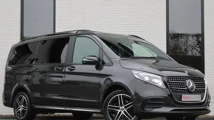 Grijs (metallic) Occasion 2024 Mercedes V300 Exclusive MPV | € 89.950 (Eerlijke prijs)