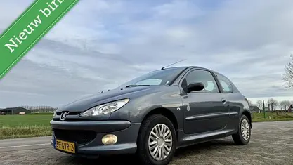 Grijs Gebruikt 2008 Peugeot 206 Hatchback | € 1.495 (Eerlijke prijs)