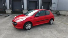 Rood, metallic lak Gebruikt 2010 Peugeot 206+ Hatchback | € 2.695 (Eerlijke prijs)