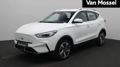 Wit Gebruikt 2023 MG ZS Comfort Sedan | € 25.495 (Eerlijke prijs)
