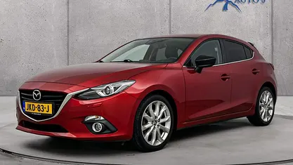 Rood Gebruikt 2015 Mazda 3 Hatchback | € 14.900 (Eerlijke prijs)