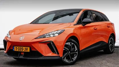 Occasion MG MG4 EV Luxury 150 kW (204 PK) 2023 Oranje Hatchback