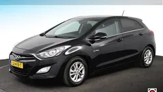 Zwart Gebruikt 2016 Hyundai i30 Hatchback | € 10.749 (Eerlijke prijs)