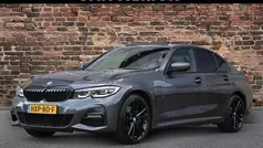 Grijs Gebruikt 2019 BMW 330 M Sport Sedan | € 29.945 (Eerlijke prijs)