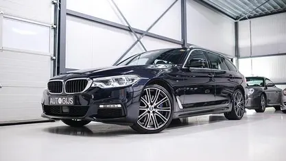 Blauw (metallic) Gebruikt 2018 BMW 540 Executive Stationwagen | € 31.990 (Eerlijke prijs)