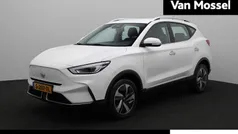 Wit Gebruikt 2023 MG ZS Comfort Sedan | € 26.495 (Eerlijke prijs)