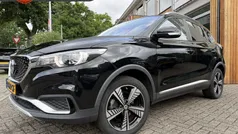 Zwart, metallic lak Gebruikt 2019 MG ZS Luxury Sedan | € 12.995 (Eerlijke prijs)