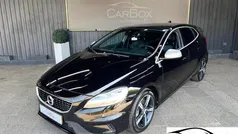 Zwart Gebruikt 2017 Volvo V40 R-Design Stationwagen | € 17.495 (Eerlijke prijs)