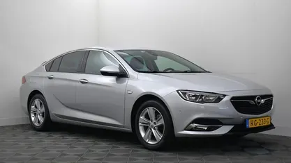 Occasion Opel Insignia Edition 140 PK (102 kW) 2017 Grijs (metallic) Hatchback