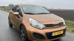 Oranje Gebruikt 2013 Kia Rio Comfort Hatchback | € 5.450 (Eerlijke prijs)