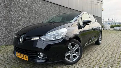 Zwart Occasion 2015 Renault Clio IV Night&Day Hatchback | € 7.950 (Eerlijke prijs)