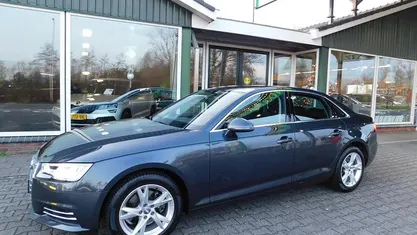 Grijs Gebruikt 2018 Audi A4 Sport Sedan | € 20.950 (Goede deal)