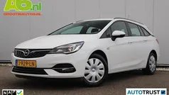 Gaz :summit white s Gebruikt 2020 Opel Astra Business Edition Stationwagen | € 11.900 (Goede deal)