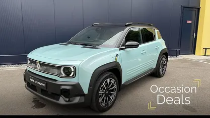 Blauw Occasion 2025 Renault R4 Iconic SUV | € 33.895 (Eerlijke prijs)