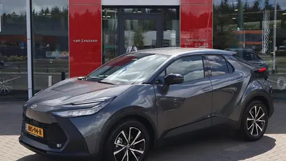 Occasion 2025 Toyota C-HR SUV | € 37.800 (Eerlijke prijs)