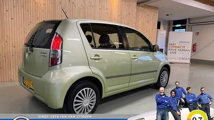 Occasion Daihatsu Sirion 87 PK (63 kW) 2005 Groen Hatchback