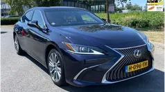 Gebruikt 2020 Lexus ES300H Luxury Line Sedan | € 30.950 (Super prijs)