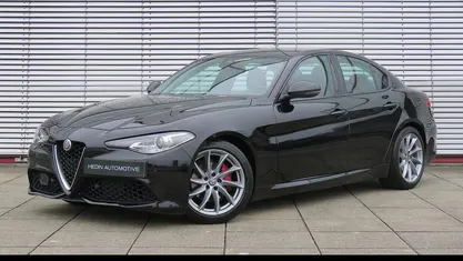 Zwart Gebruikt 2017 Alfa Romeo Giulia Super Sedan | € 26.445 (Eerlijke prijs)