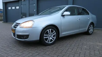 Occasion VW Jetta Sportline 150 PK (110 kW) 2006 Grijs Sedan