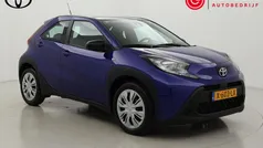 Blauw Gebruikt 2024 Toyota Aygo Play Hatchback | € 19.999 (Eerlijke prijs)
