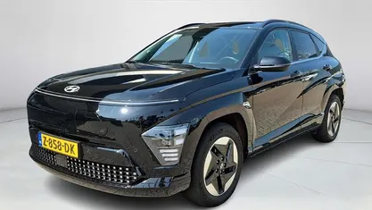 Zwart Occasion 2024 Hyundai Kona Comfort SUV | € 29.840 (Eerlijke prijs)