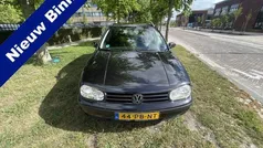 Zwart Gebruikt 2004 VW Golf IV Stationwagen | € 999 (Eerlijke prijs)