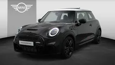 Zwart Gebruikt 2024 Mini Cooper S Premium Plus Hatchback | € 38.900 (Eerlijke prijs)