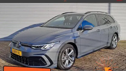 Grijs Gebruikt 2021 VW Golf VIII R-line Stationwagen | € 23.995 (Eerlijke prijs)