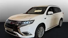 Gebruikt 2019 Mitsubishi Outlander P-HEV Instyle SUV | € 25.450 (Eerlijke prijs)