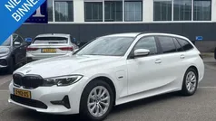 Wit Gebruikt 2021 BMW 330 Executive Stationwagen | € 31.899 (Super prijs)