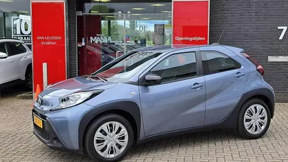 Gebruikt 2025 Toyota Aygo X X-play SUV | € 18.900 (Eerlijke prijs)