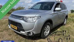 Grijs Gebruikt 2015 Mitsubishi Outlander Edition SUV | € 6.399 (Eerlijke prijs)