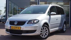 Grijs, metallic lak Gebruikt 2010 VW Touran Highline MPV | € 5.950 (Goede deal)