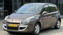 Bruin Gebruikt 2010 Renault Scénic III Dynamique MPV | € 3.445 (Eerlijke prijs)