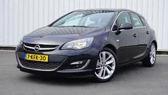 Zwart Gebruikt 2013 Opel Astra Sport Hatchback | € 5.950 (Eerlijke prijs)