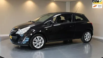 Zwart (metallic) Occasion 2011 Opel Corsa Edition Hatchback | € 4.240 (Eerlijke prijs)