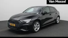 Zwart Gebruikt 2024 Audi A3 Sportback Design Hatchback | € 35.900 (Eerlijke prijs)
